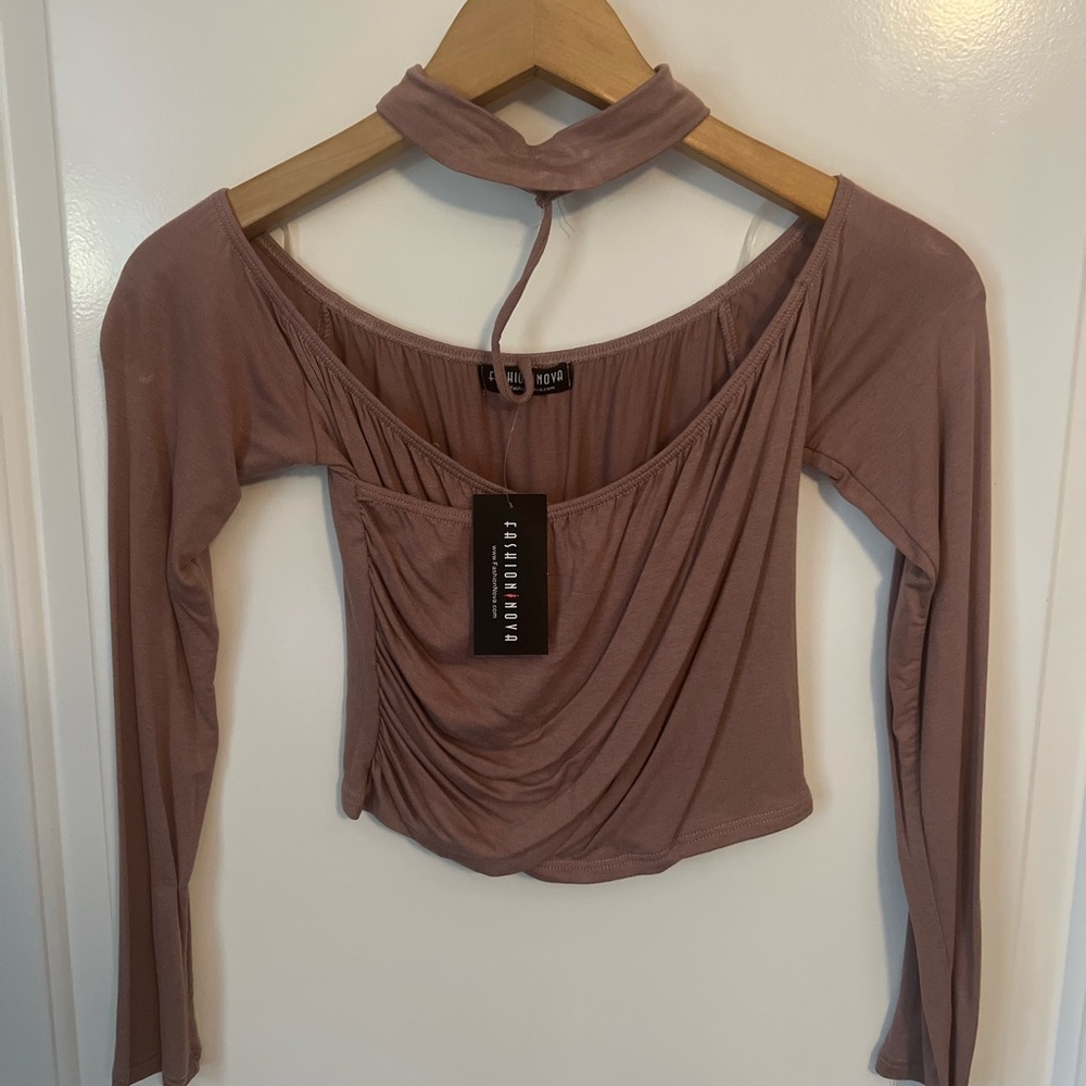 Fashion Nova crop with choker